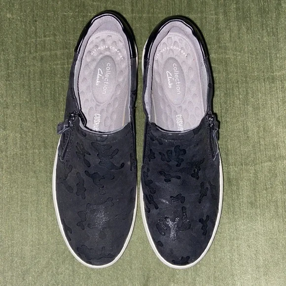 Clarks Layton Step slip-on shoes - Picture 2 of 9